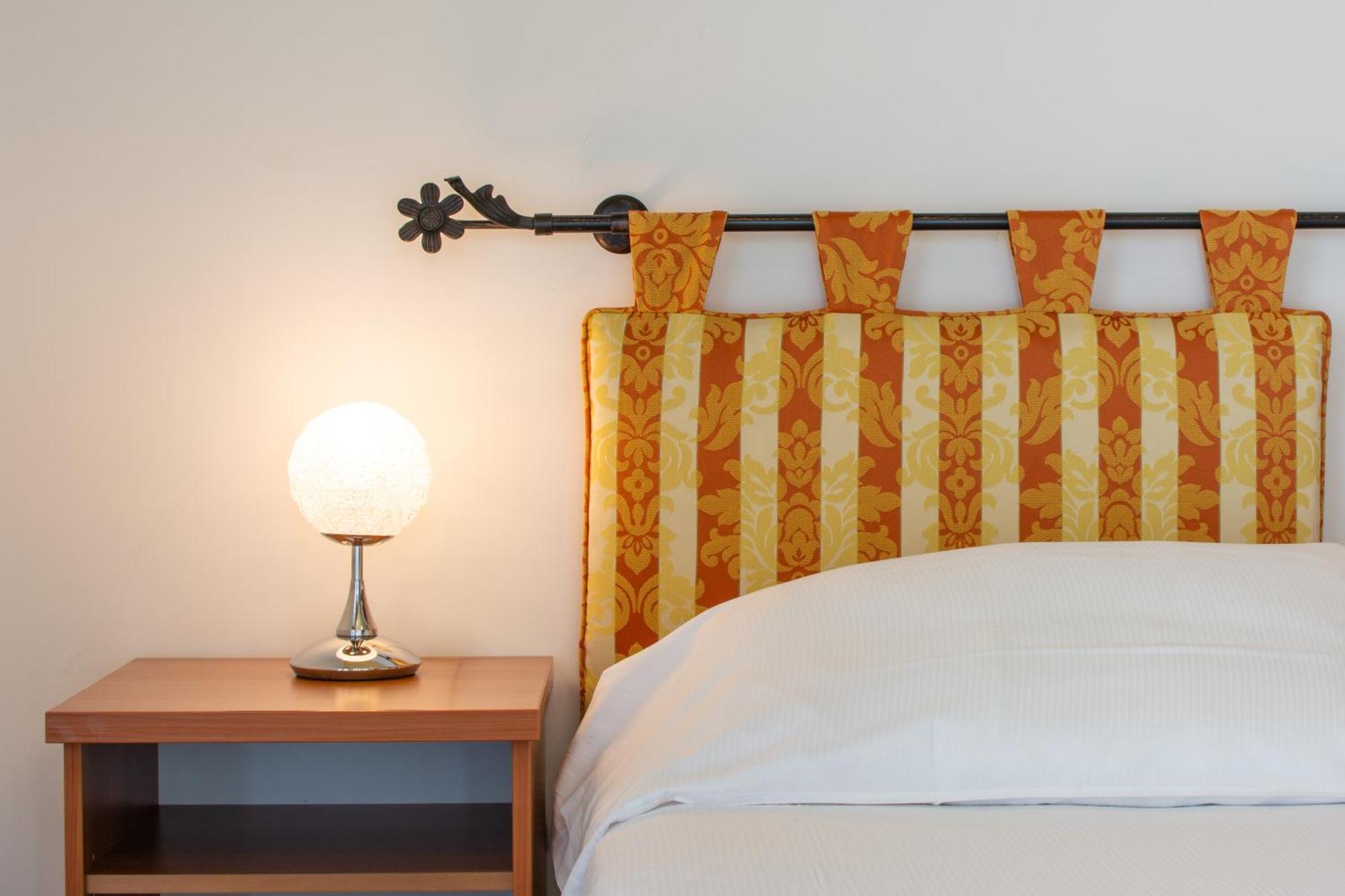 קאורלה Hotel Montecarlo 3 Stelle Superior מראה חיצוני תמונה