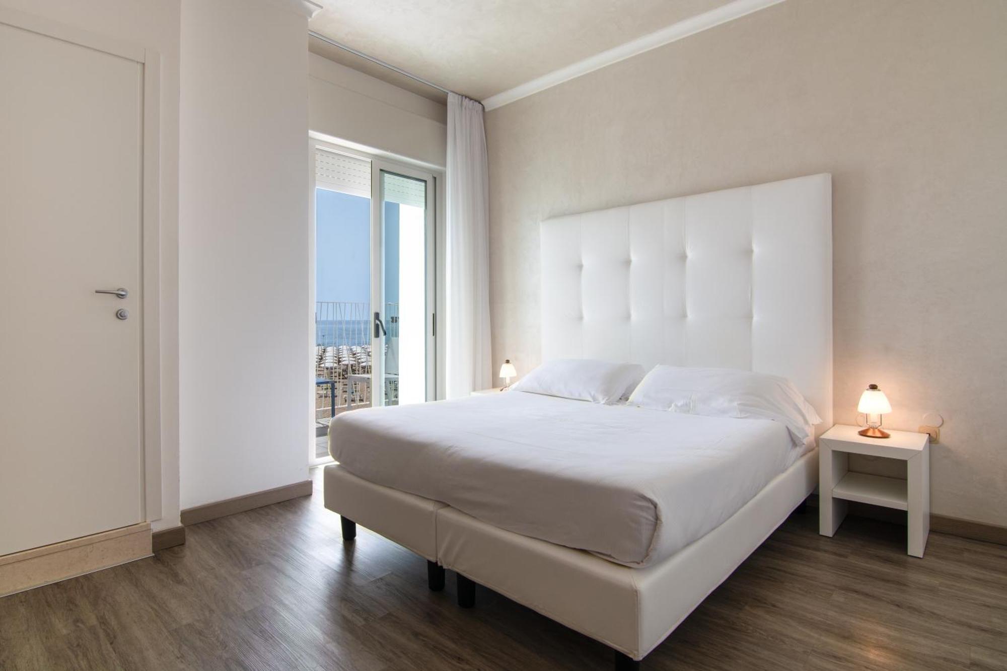 קאורלה Hotel Montecarlo 3 Stelle Superior מראה חיצוני תמונה